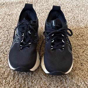 ASICS 25 Gel Nimbus tennis shoes